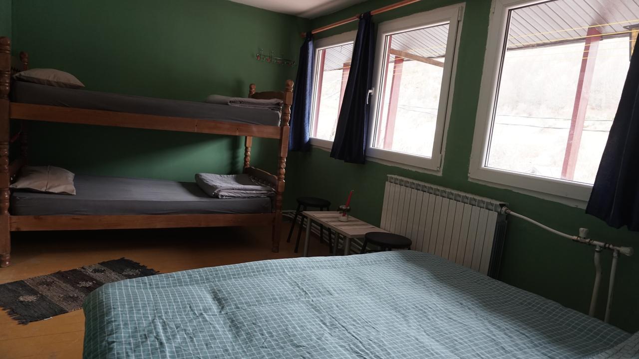 Vertical Hostel Μαύροβο Εξωτερικό φωτογραφία